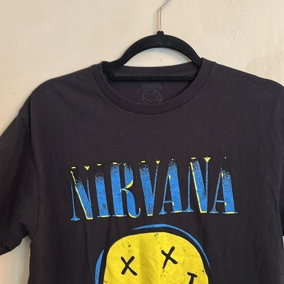 Nirvana Band Tee Graphic Grunge Black Short Sleeve Smiley Logo Crewneck Size M - Picture 3 of 9